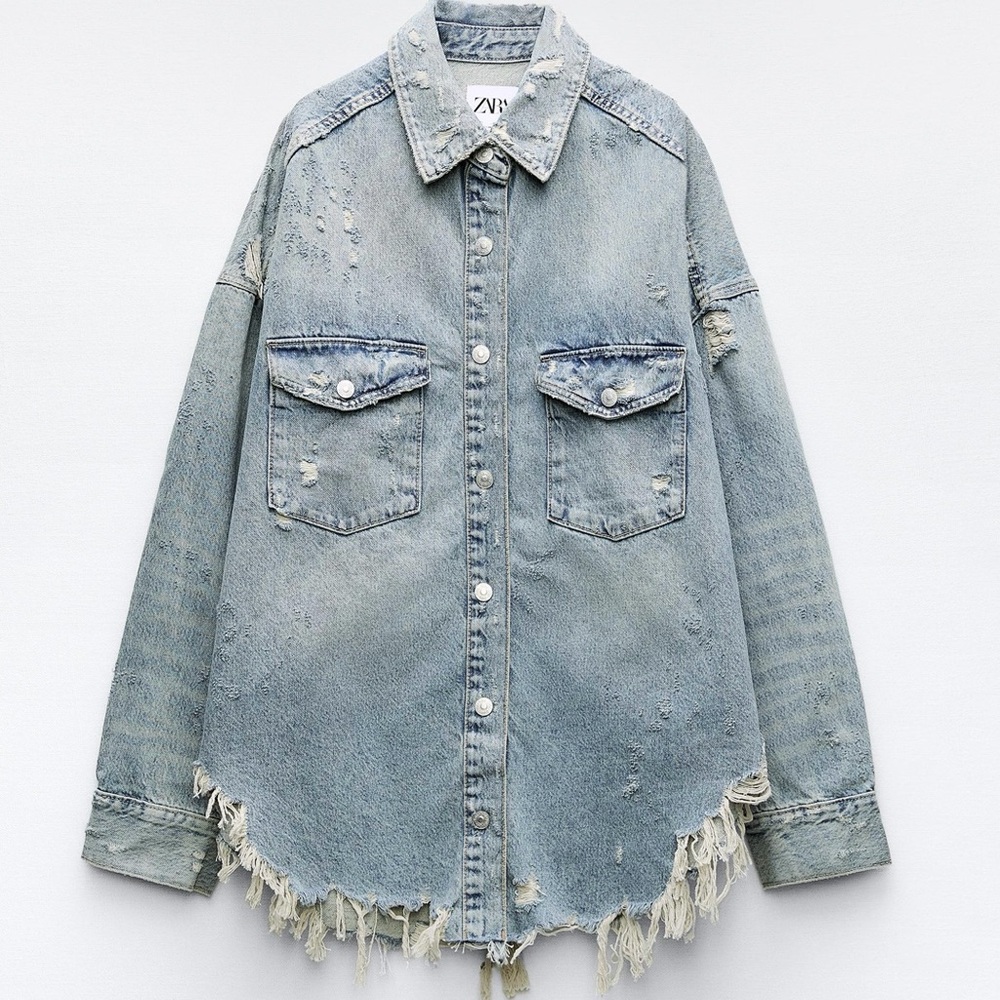 Fits like an L, is really oversize 
Never used it.